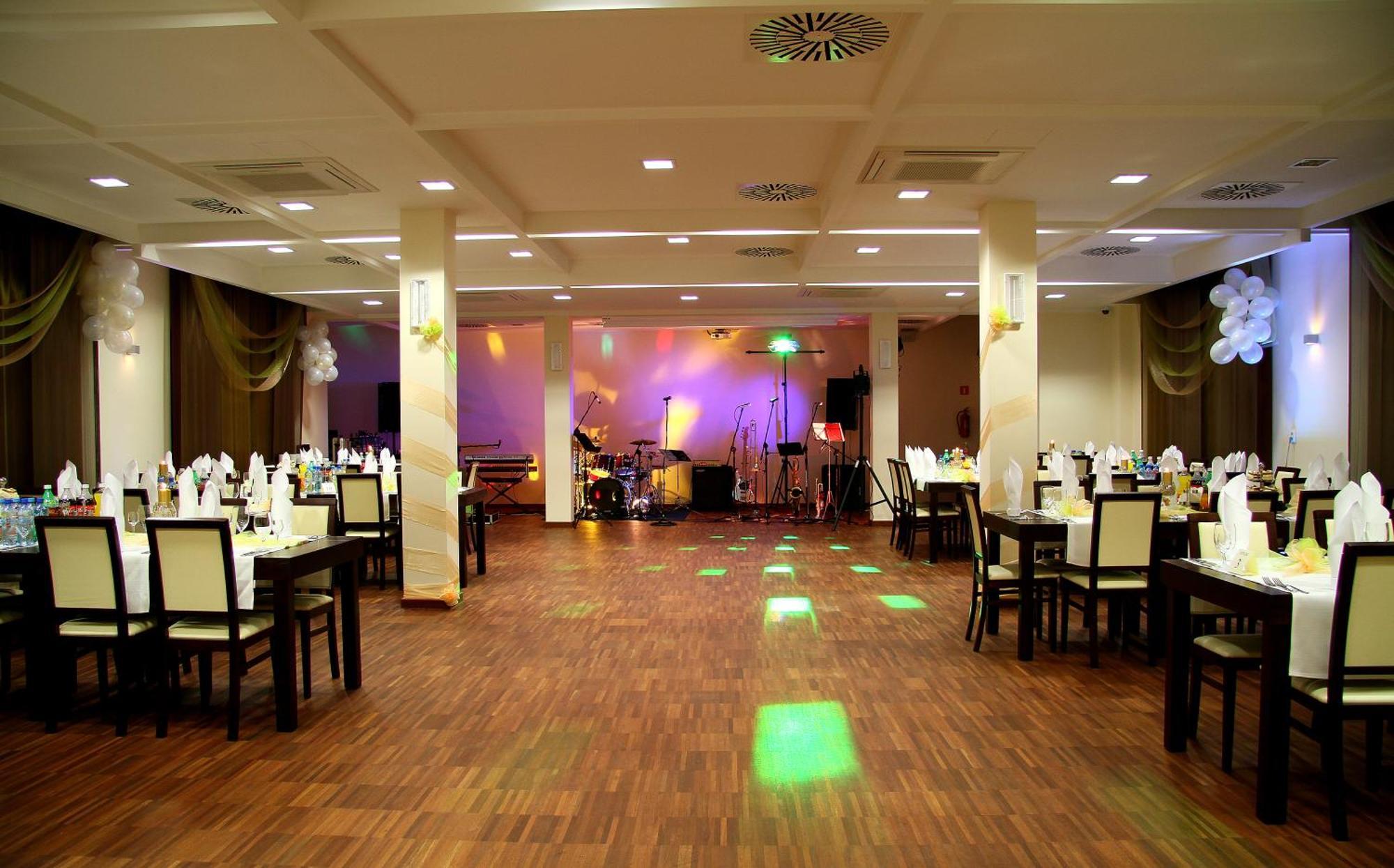 Hotel Aviator Kielce "Business Hotel Medical & Spa" Ngoại thất bức ảnh