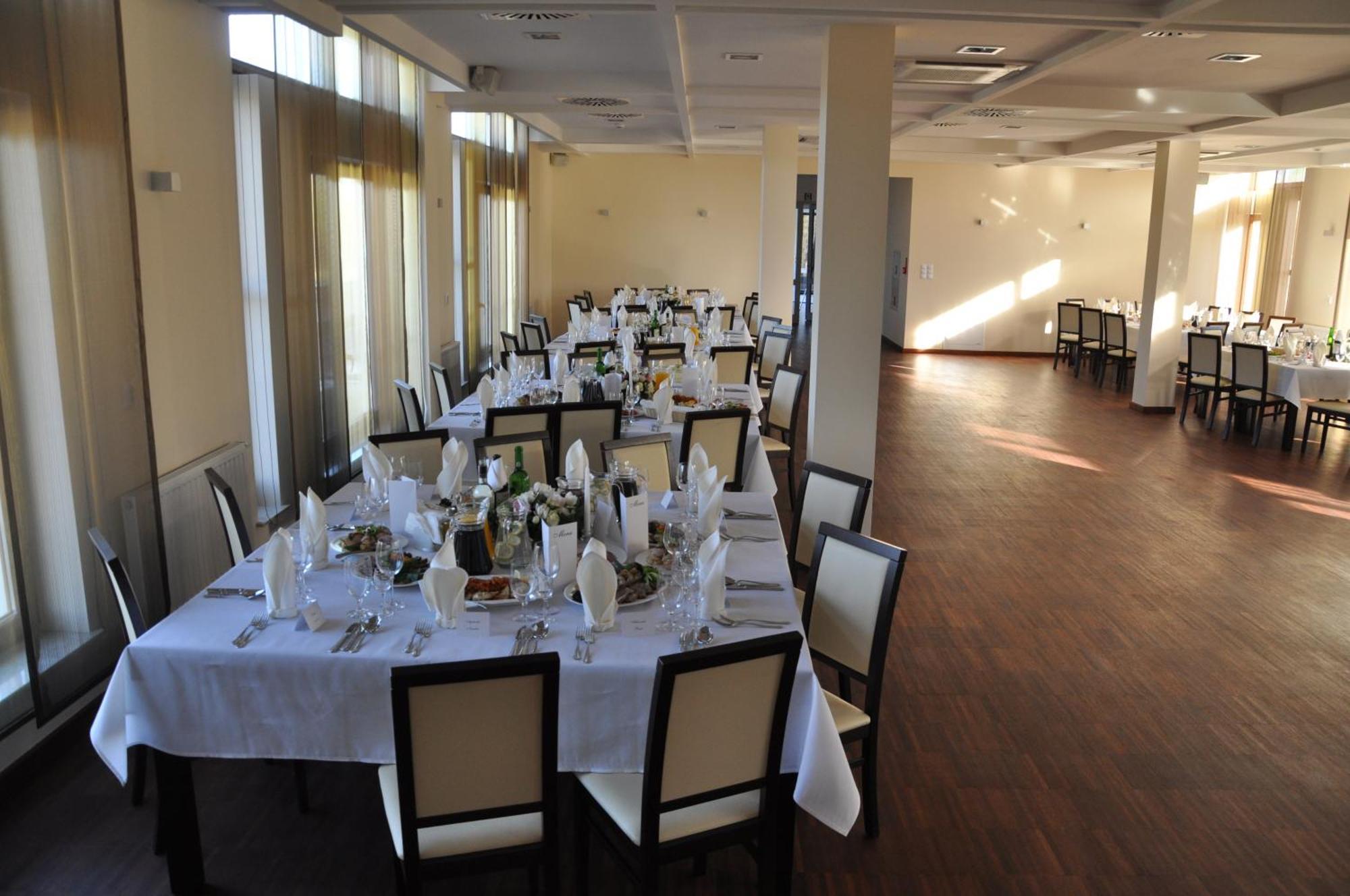 Hotel Aviator Kielce "Business Hotel Medical & Spa" Ngoại thất bức ảnh