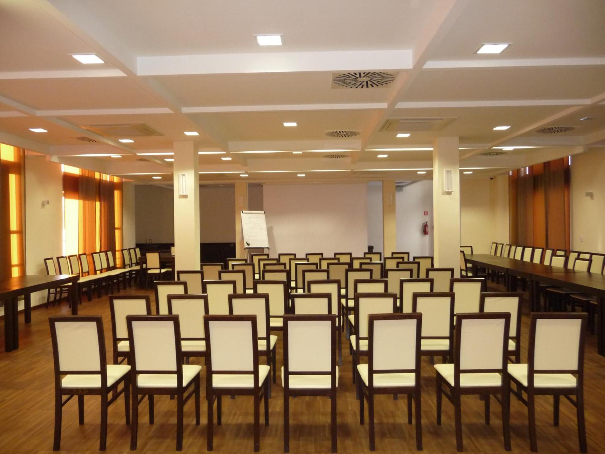 Hotel Aviator Kielce "Business Hotel Medical & Spa" Ngoại thất bức ảnh