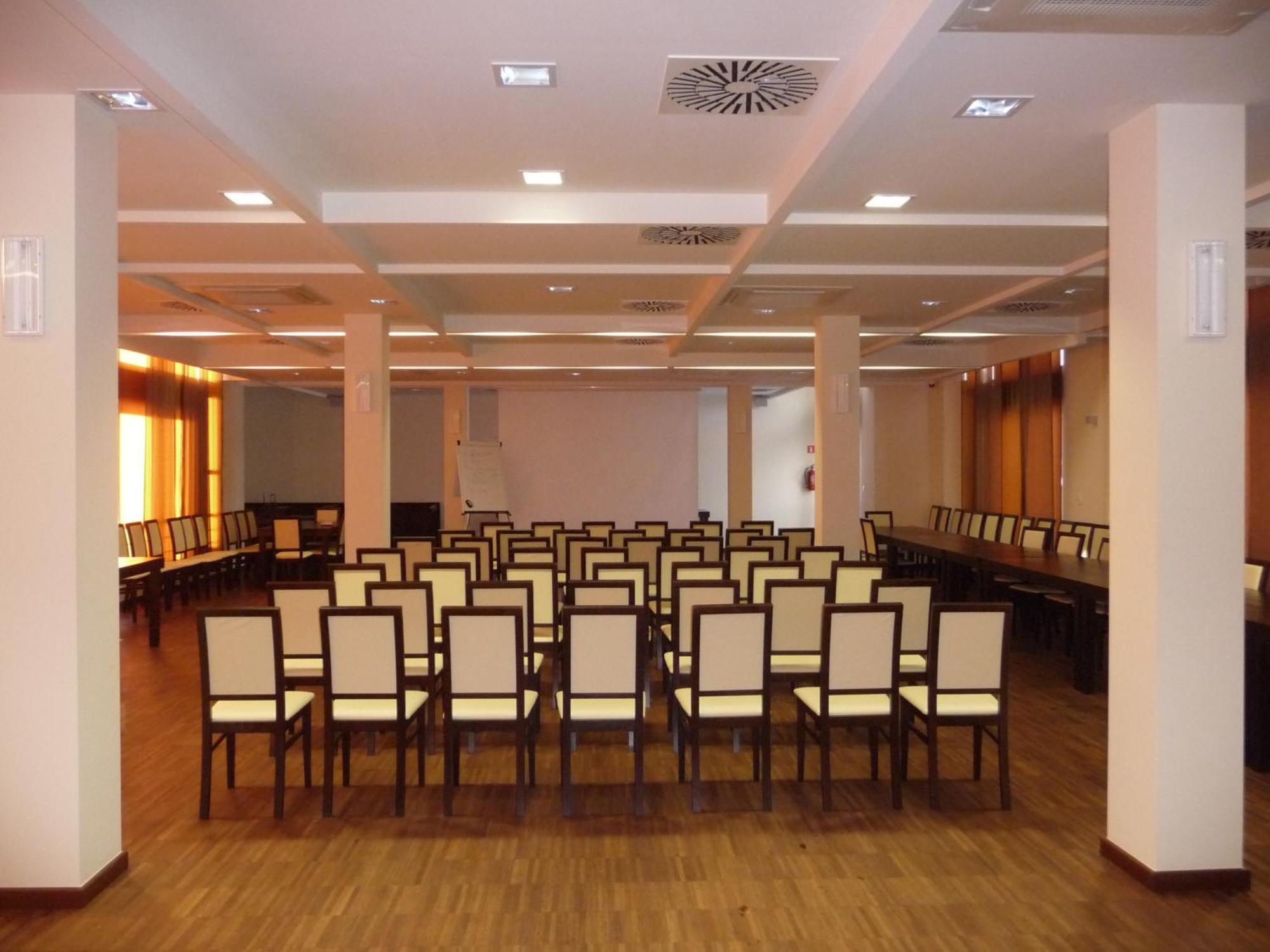 Hotel Aviator Kielce "Business Hotel Medical & Spa" Ngoại thất bức ảnh
