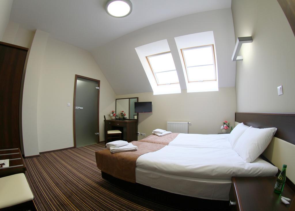 Hotel Aviator Kielce "Business Hotel Medical & Spa" Ngoại thất bức ảnh